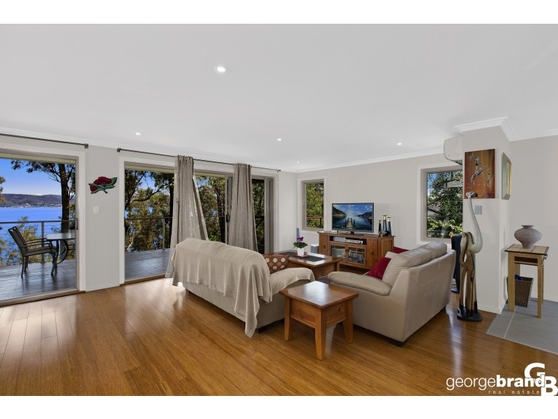 1 Pixie Avenue, Green Point NSW 2251