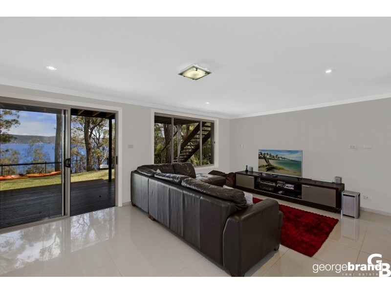 1 Pixie Avenue, Green Point NSW 2251