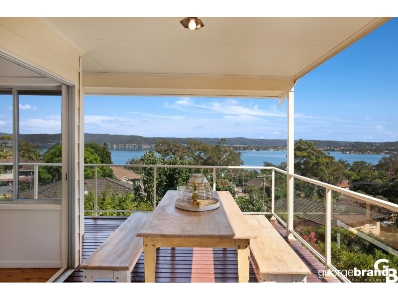 2 Leonie Pde, Green Point NSW 2251