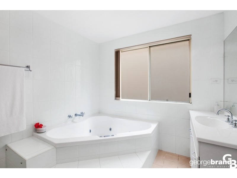 25 James Sea Drive, Green Point NSW 2251