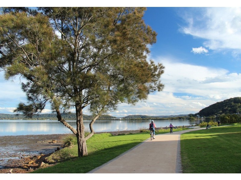 1/10 Sunny Waters Road, Kincumber NSW 2251