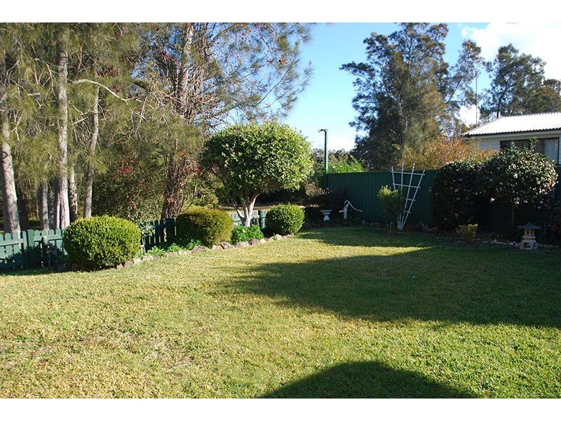 8 Warrana Road, Kincumber NSW 2251