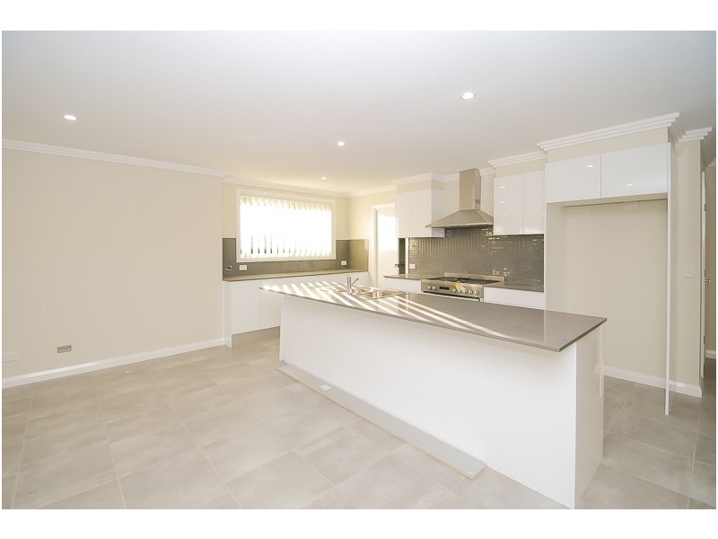 10 Arakoon Street, Kincumber NSW 2251