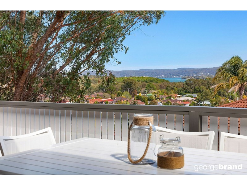 8 Cooper Rd, Green Point NSW 2251