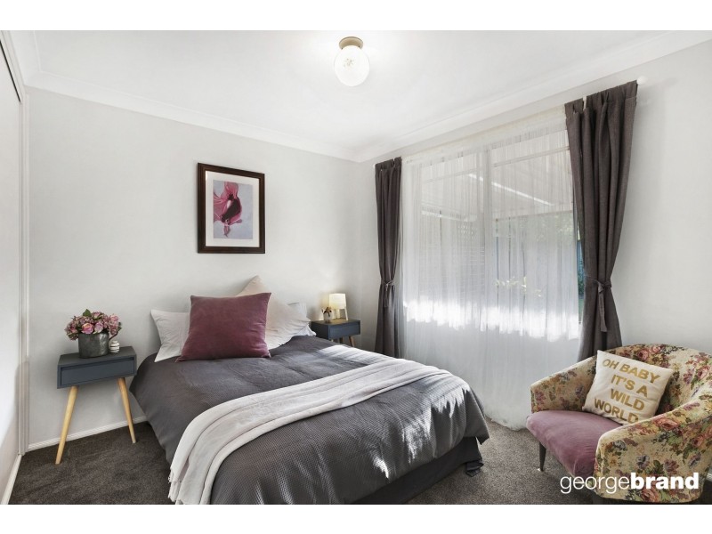 8 John Howe Place, Point Clare NSW 2250