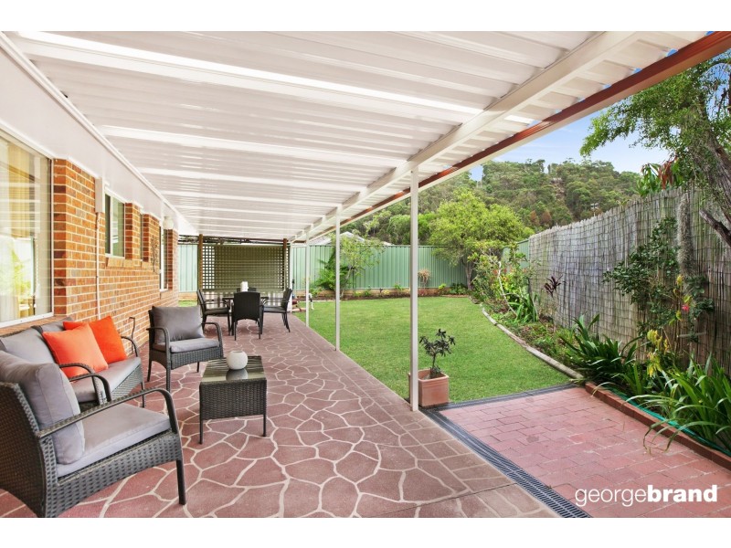 8 John Howe Place, Point Clare NSW 2250