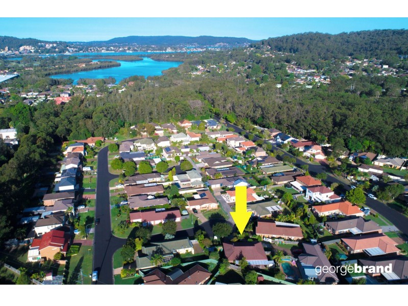 8 John Howe Place, Point Clare NSW 2250