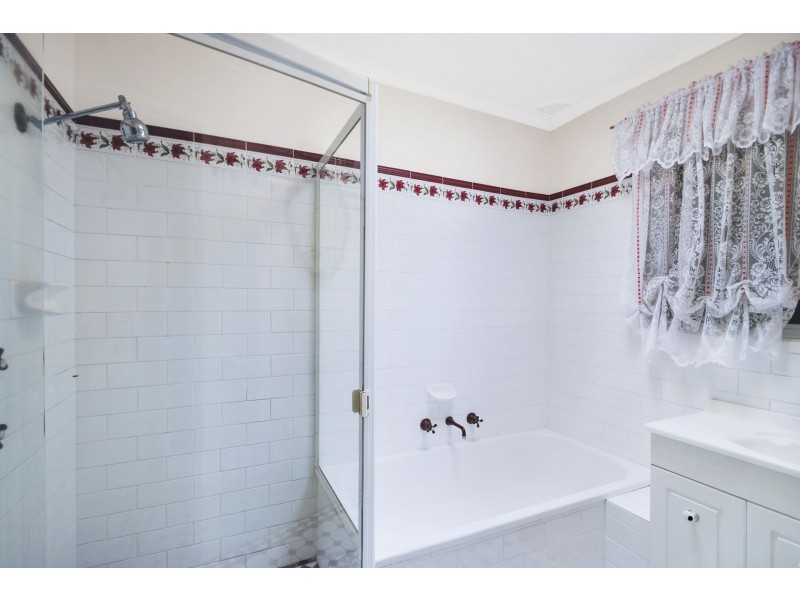 2 Karuah Avenue, Kincumber NSW 2251