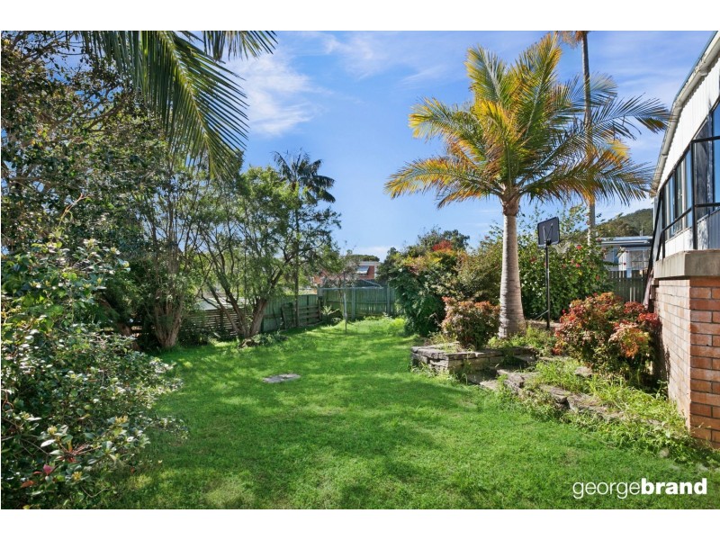 11 Orana Street, Green Point NSW 2251