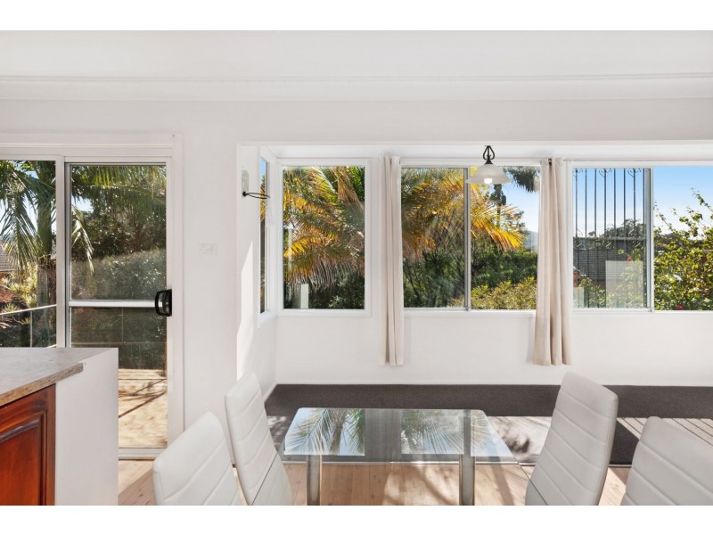 11 Orana Street, Green Point NSW 2251
