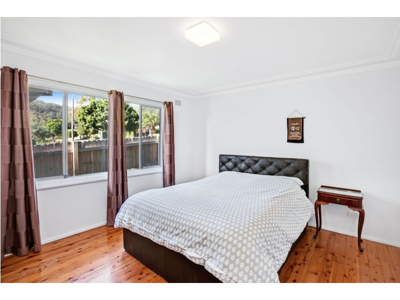 11 Orana Street, Green Point NSW 2251