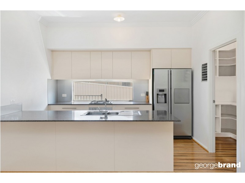7 Katherine Crescent, Green Point NSW 2251