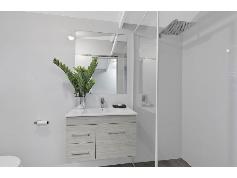 4 Torres Street, Killarney Vale NSW 2261