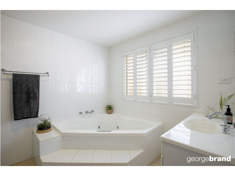 25 James Sea Drive, Green Point NSW 2251