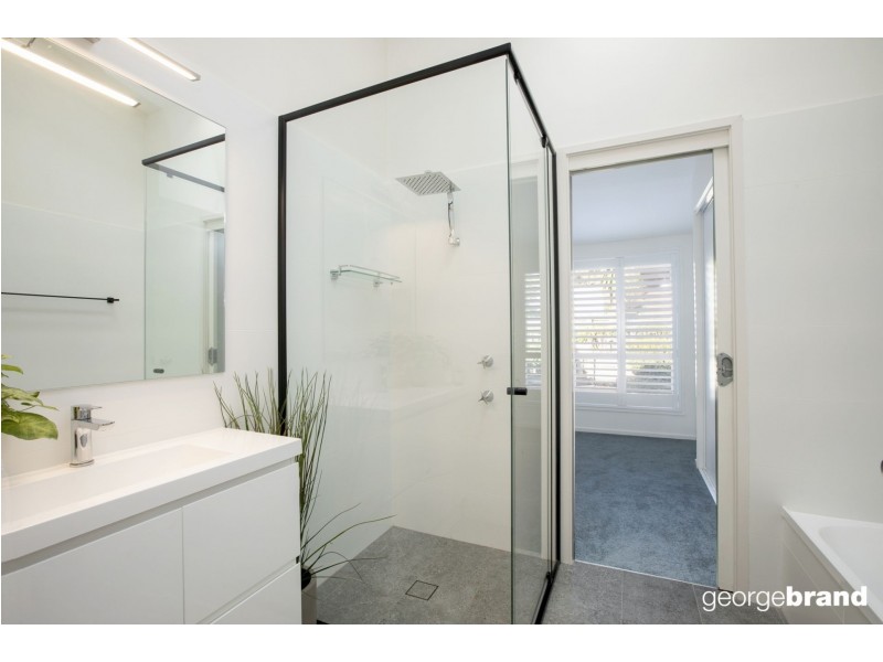 25 James Sea Drive, Green Point NSW 2251