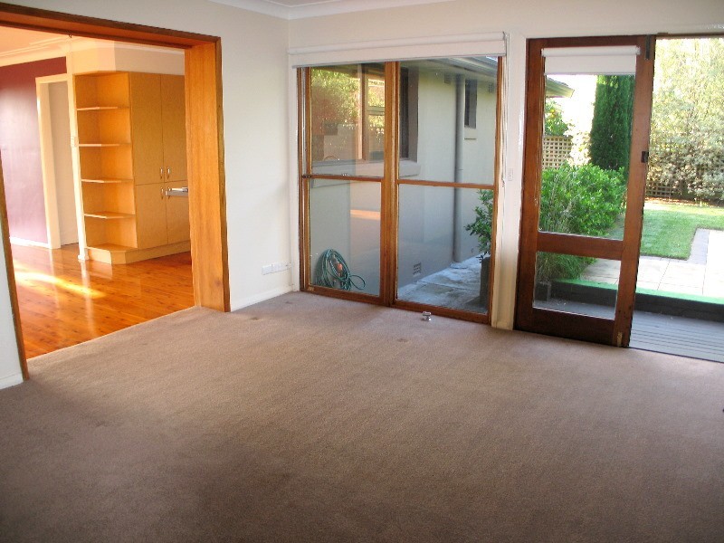 11 Bimbadeen Crescent, Frenchs Forest NSW 2086