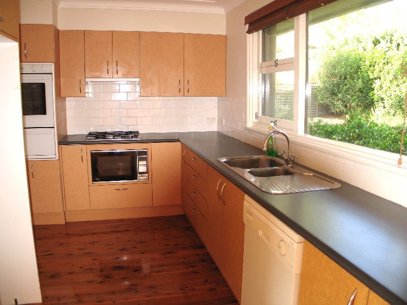 11 Bimbadeen Crescent, Frenchs Forest NSW 2086