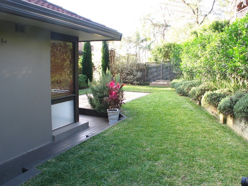 11 Bimbadeen Crescent, Frenchs Forest NSW 2086