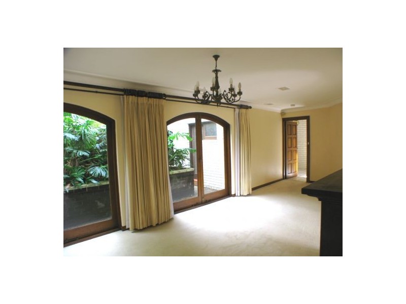 33 Londonderry Drive, Killarney Heights NSW 2087