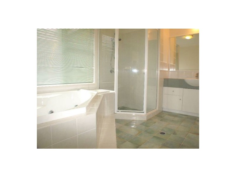 8 Shamrock Pde, Killarney Heights NSW 2087