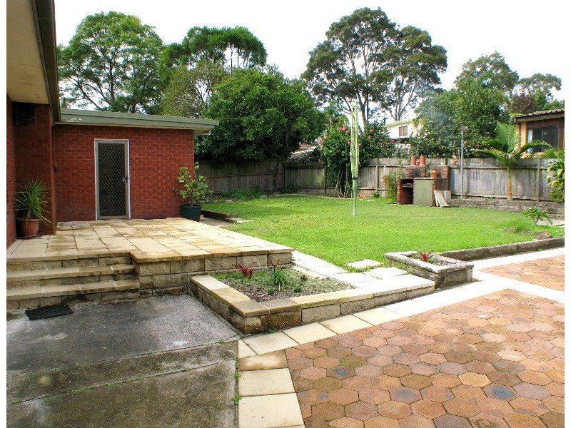 13 Haigh Ave, Belrose NSW 2085