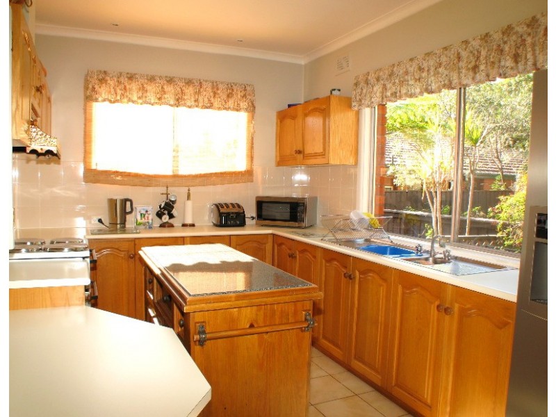 20 Alkoomie Ave, Forestville NSW 2087