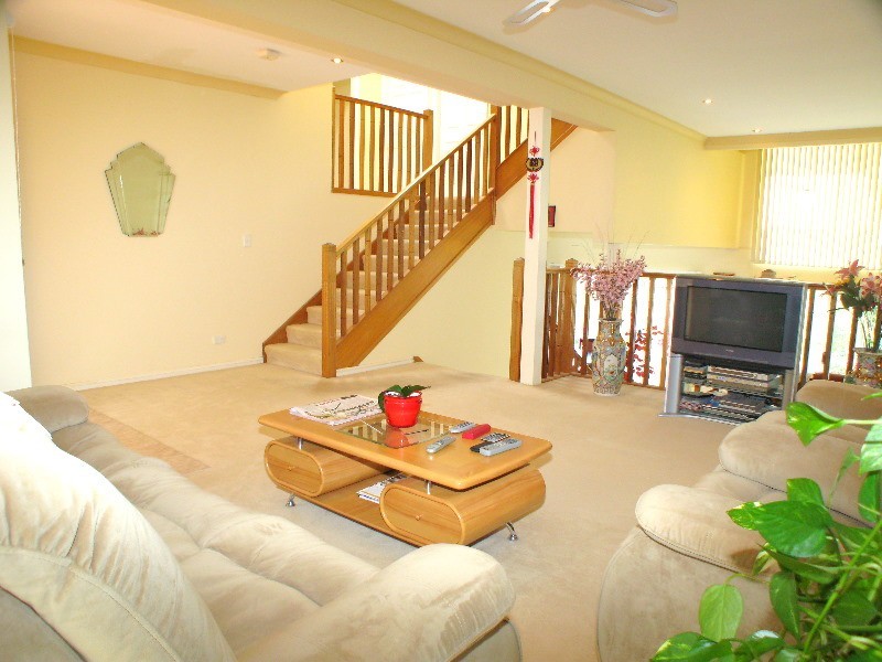 12a Castle Crecent, Belrose NSW 2085