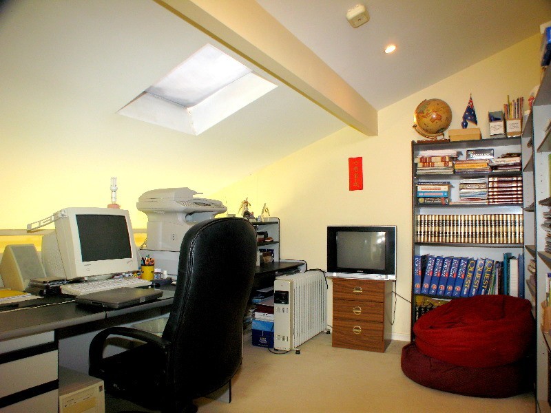 12a Castle Crecent, Belrose NSW 2085