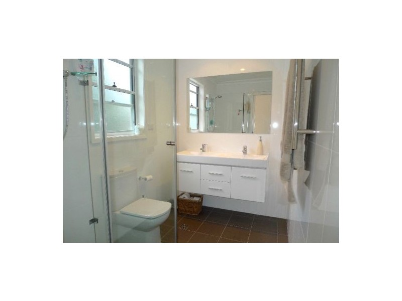 15 Tyalla Ave, Frenchs Forest NSW 2086