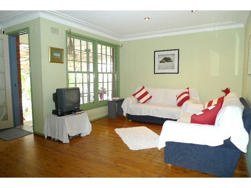 9 Milham Crescent, Forestville NSW 2087