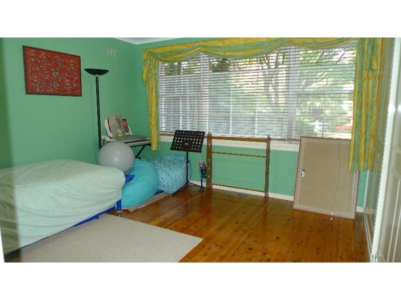 5 Nentoura Place, Forestville NSW 2087