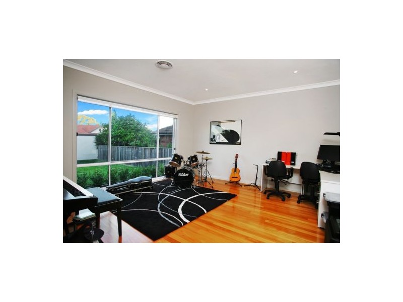 8 Blarney Ave, Killarney Heights NSW 2087