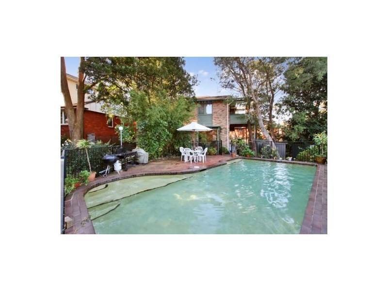 4 Nentoura Place, Forestville NSW 2087