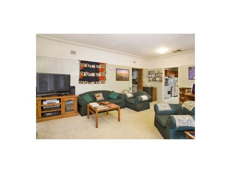 18 Ryrie Ave, Forestville NSW 2087