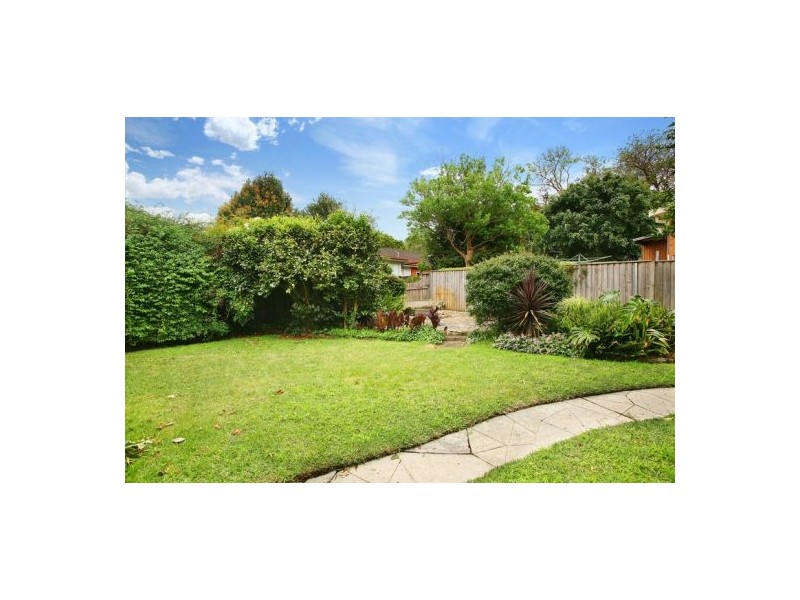 18 Ryrie Ave, Forestville NSW 2087