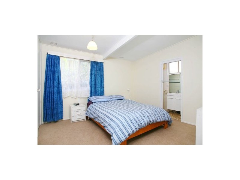 8 Landy Place, Beacon Hill NSW 2100