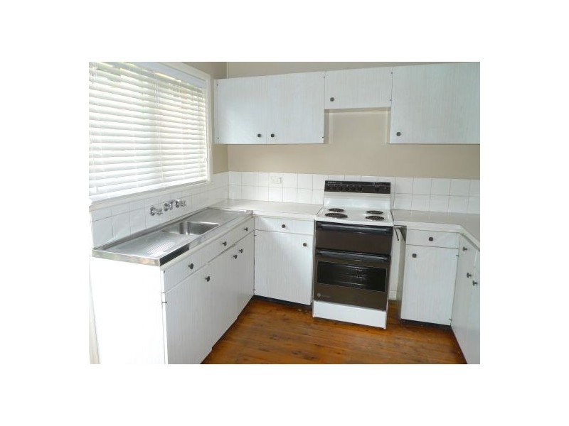 16 Alkoomie Ave, Forestville NSW 2087