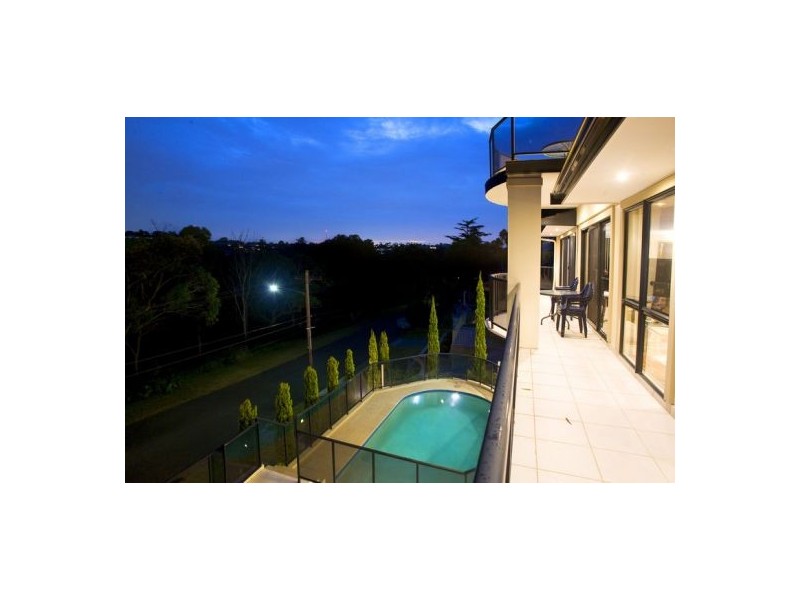 136 Killarney Drive, Killarney Heights NSW 2087