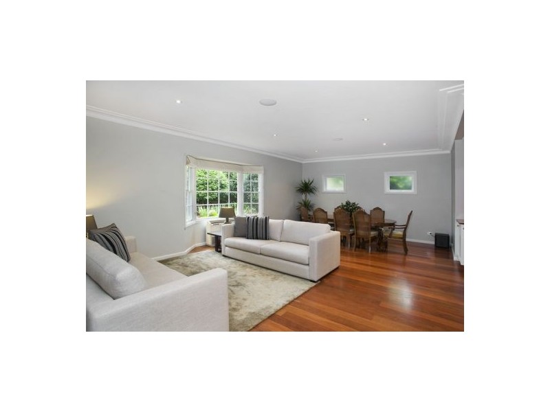 8 Rhonda Ave, Frenchs Forest NSW 2086