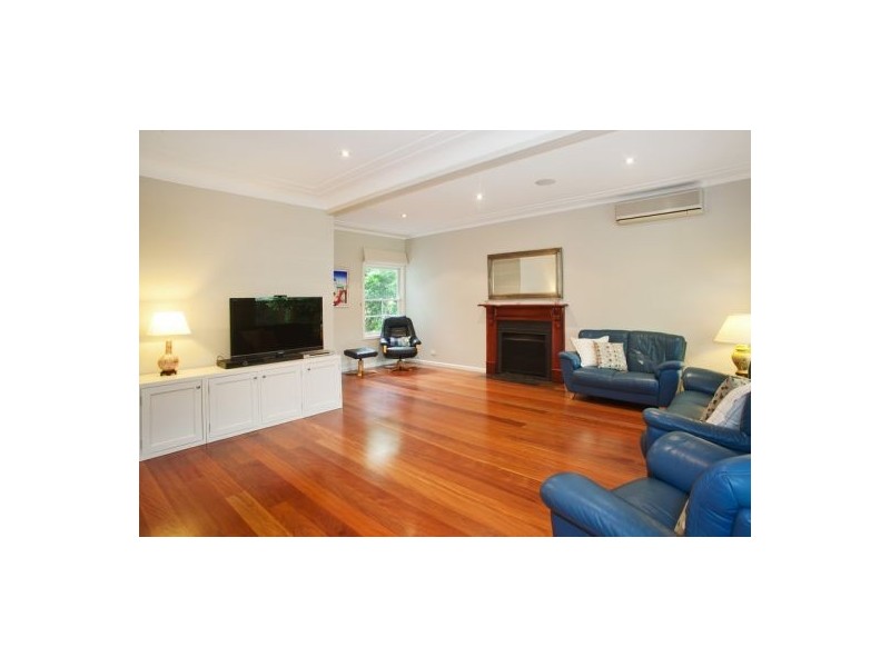 8 Rhonda Ave, Frenchs Forest NSW 2086