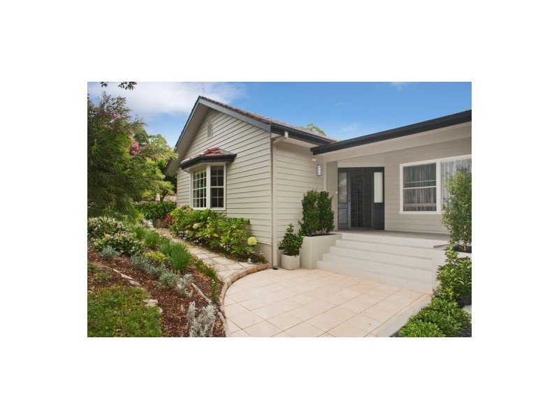 8 Rhonda Ave, Frenchs Forest NSW 2086