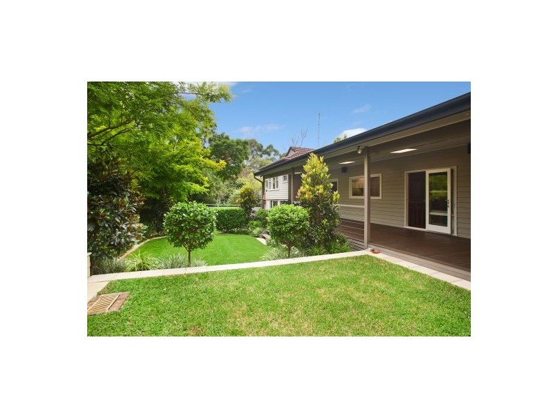 8 Rhonda Ave, Forestville NSW 2087