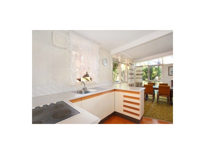 10 Woodside Grove, Forestville NSW 2087