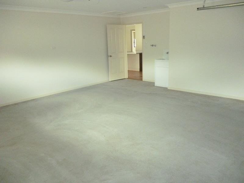 32 Oliver Drive, Redbank Plains QLD 4301