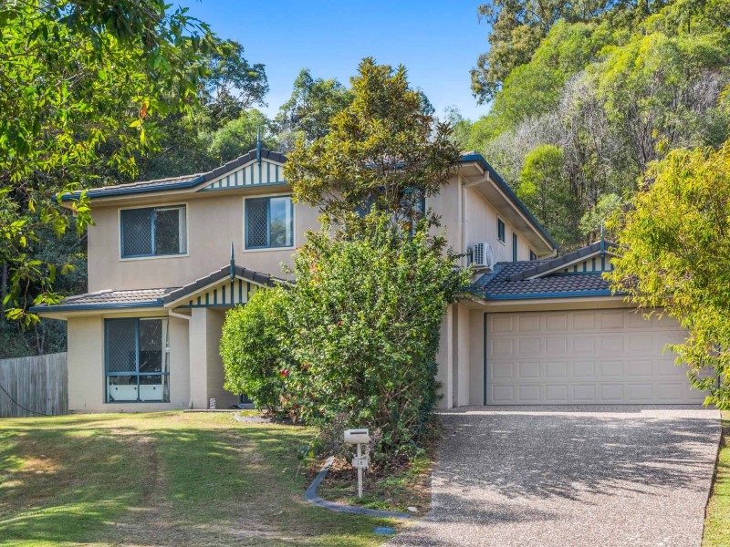 18 Inman Court, Pacific Pines QLD 4211