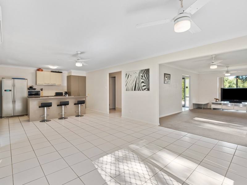 18 Inman Court, Pacific Pines QLD 4211