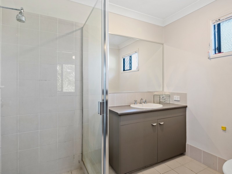 18 Inman Court, Pacific Pines QLD 4211