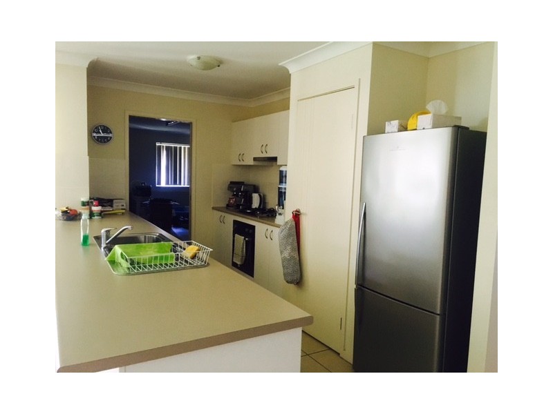 8 Adam Street, Beachmere QLD 4510