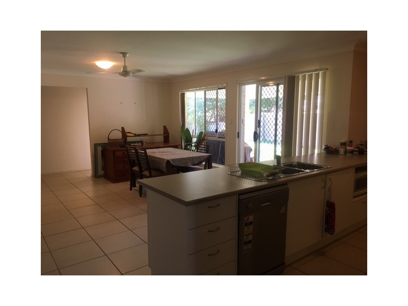 8 Adam Street, Beachmere QLD 4510