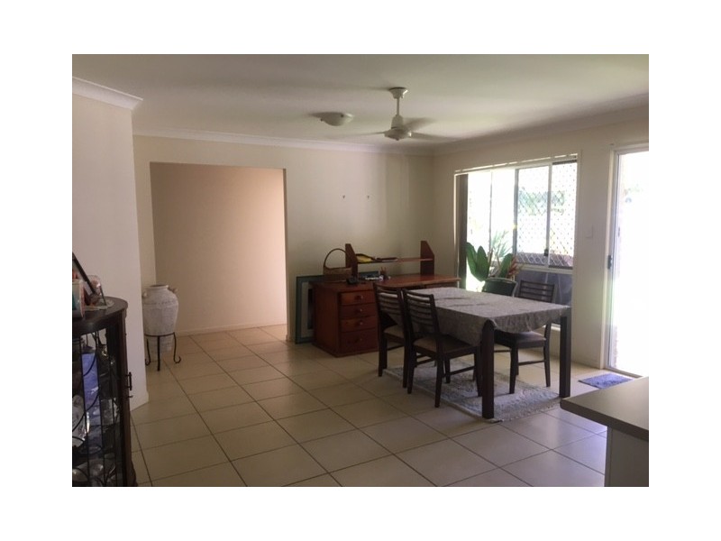 8 Adam Street, Beachmere QLD 4510